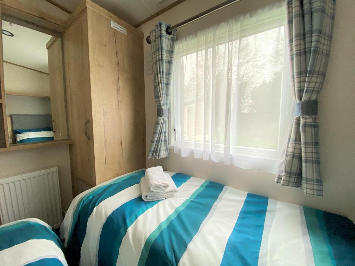Holiday home Goosewing Lakeside