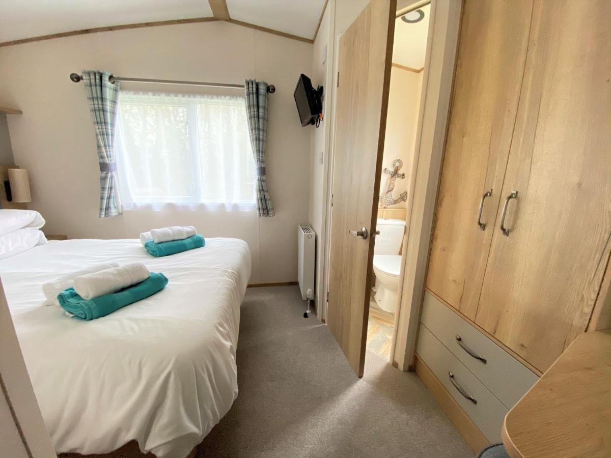 Holiday home Goosewing Lakeside South Cerney
